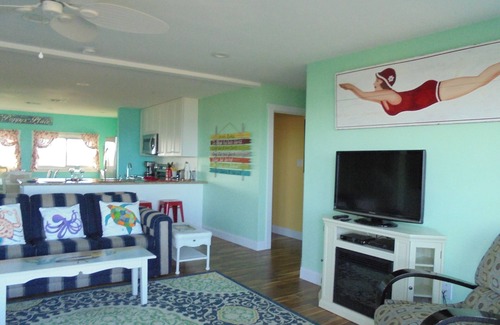 Galveston House | Beachfront Home and Hot Tub with fantastic views!