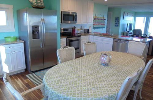 Galveston House | Beachfront Home and Hot Tub with fantastic views!