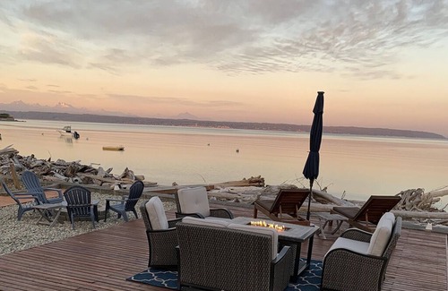 Camano Island House | Beachfront home with kayaks, SUP, firepit, great deck, AC and more!