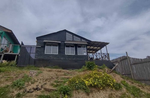 Puertecillo Ski Chalet | Beachfront House/Surf & Sun in Pichilemu- Infiernillo. Pet Friendly!