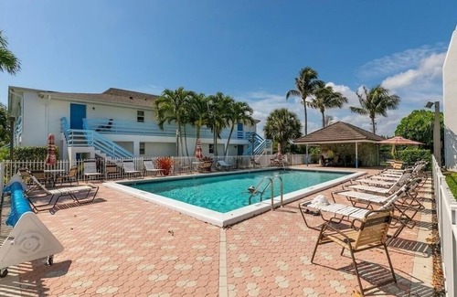 Hutchinson Island South Condo | Beachfront Hutchinson Island Condo