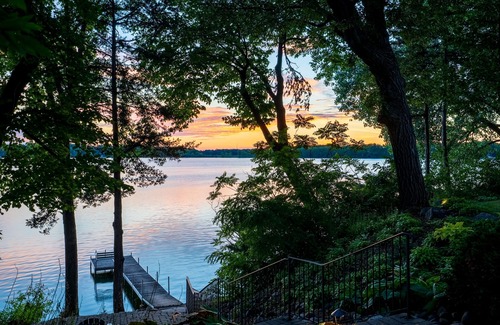 Chisago City House | Beachfront Lake Home with new Jacuzzi hot tub, 15 min to Taylors Falls