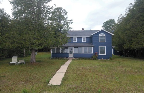 Bois Blanc Island Cottage | Beachfront Lodge on Bois Blanc Island, MI. Lake Huron