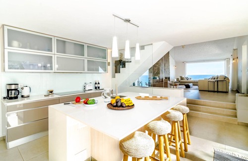 Bahia Dorada Villa | BEACHFRONT LUXURY VILLA PRIVATE POOL STUNNING SEA VIEWS WALK TO BARS SHOPS ETC