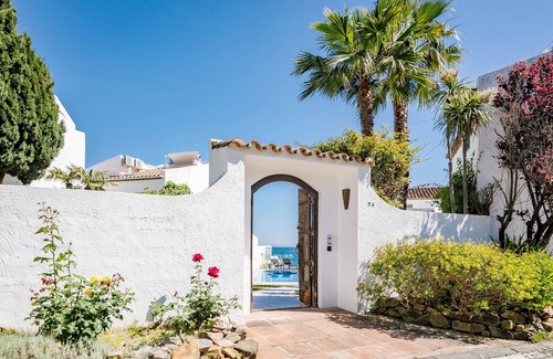 Bahia Dorada Villa | BEACHFRONT LUXURY VILLA PRIVATE POOL STUNNING SEA VIEWS WALK TO BARS SHOPS ETC