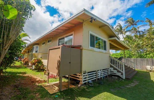 Mokuleia House | Beachfront Oasis on the North Shore of Oahu - Sleeps 6-8
