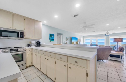 West Panama City Beach House | 🏖️BeachFront-Pet Friendly-Belle's Beach House🏖️