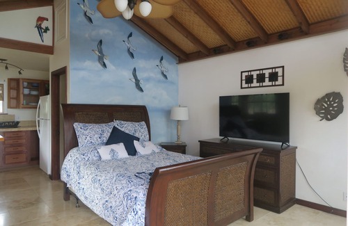 Waialua House | Beachfront private guest suite on the beautiful North Shore of Oahu