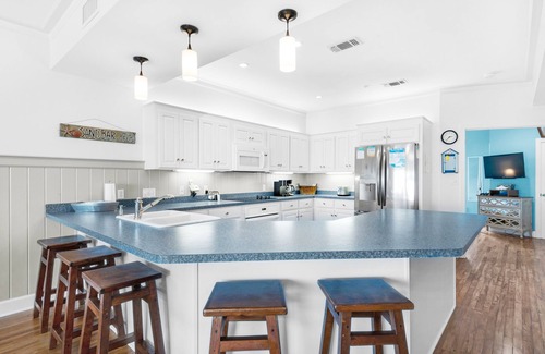 White Sands Condo | 🏖️Beachfront & Relaxing! Outdoor Shower- 4BR White Sands 459