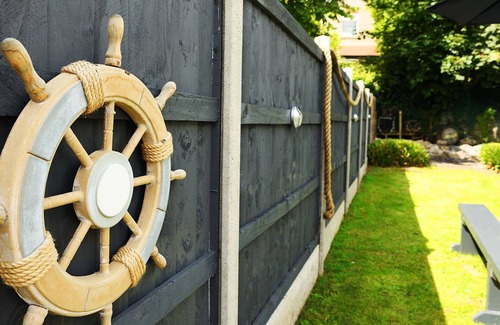 Rhos on Sea Cottage | Beachfront Sea View Cottage