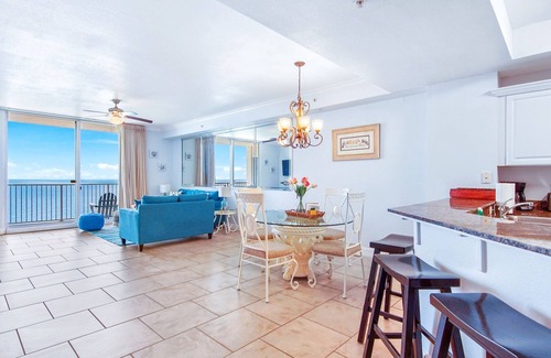 Panama City Beach Condo | Beachfront Spacious Cozy Condo - Pools & Hot Hub & Spa - Walk to Pier Park