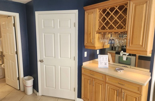Bradenton Beach Condo | BEACHFRONT, SPA, SUNSETS from the balcony! Fabulous location, Trolley