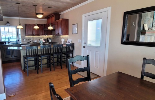 Oak Harbor House | Beachfront! Steps from the beach, hot tub, whales & ships, Canada!