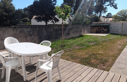 La Faute-sur-Mer House | Beachfront Villa in Private Area, Calm and Sunny, Sleeps 4