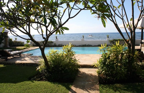 Dencarik Villa | Beachfront Villa Jasmine Lovina