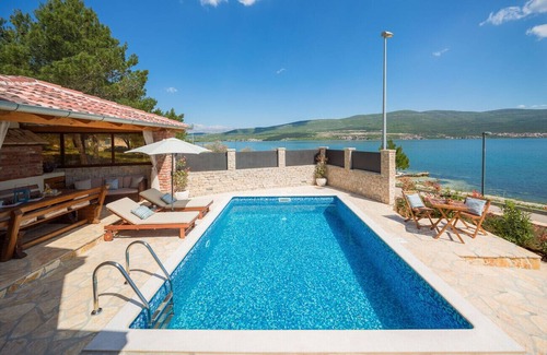 Pridraga Villa | Beachfront villa Noa with heated pool