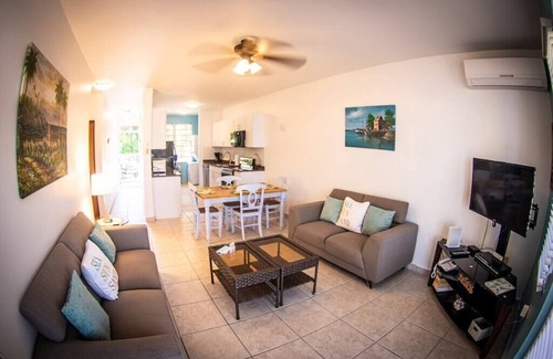 Ensenada Condo | Beachfront w/pool-Vista Del Mar y Sol unit 105