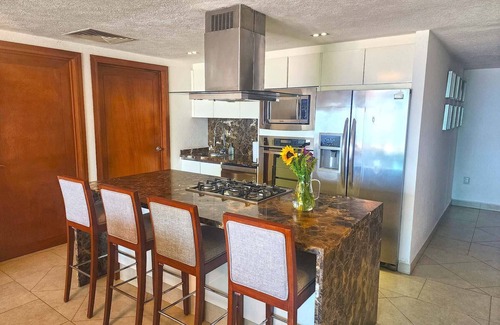 South Hotel Zone Condo | Beachfront with best location in the hotel zone