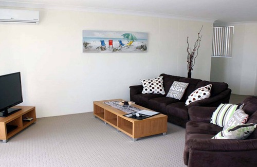 Forster Apartment | Beachpoint 403 - On The Beach!