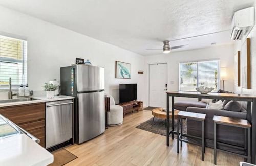 Capri Isle Apartment | Beachside 4-Private Suites in Treasure Island