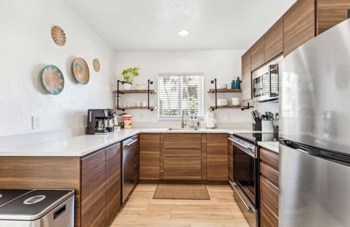 Capri Isle Apartment | Beachside 4-Private Suites in Treasure Island