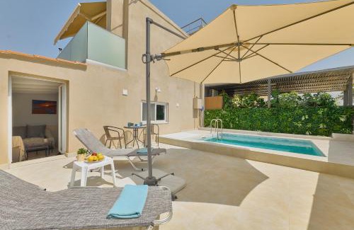 Nea Chora Apartment | Beachside Apartment-Pool-Parking