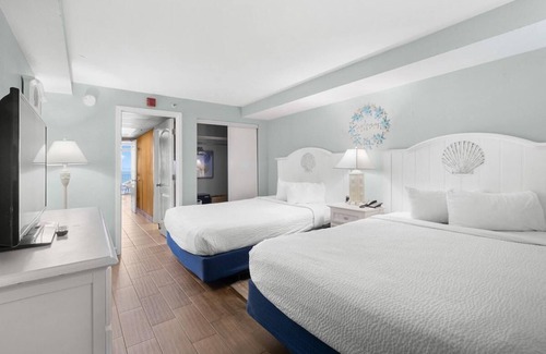 Myrtle Beach Hotel | Beachside Bliss: Oceanfront Suite w/Breakfast