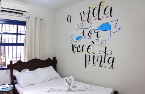 Praia da Enseada Cabin | Beachside Coziness: Your Ideal Escape.
