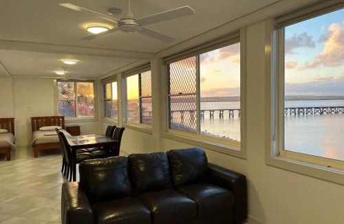 Ripon Apartment | Beachside & Jetty View Apartment 5 - Harbour Master Apt
