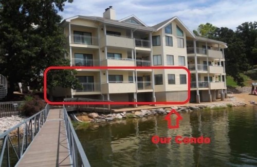 Osage Beach Condo | Beachside⭐ Lakefront ⭐ Sleeps 10 ⭐2 King & 2 Queen Beds⭐3 Full Baths
