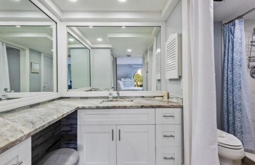 Marco Island Apartment | Beachside living on Marco Island! 2 Bedroom 2 Bath - EASY BEACH ACCESS - 5 STAR!