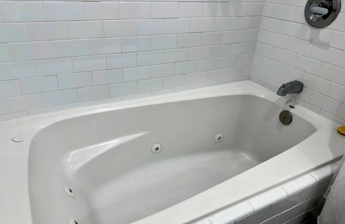 Old Towne Hotel | Beachside Stay – Walk to Shoreline, Cafés & Local Seal Beach Charm