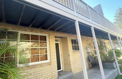 Mona Vale House | Beachside townhouse at Mona Vale beach, spacious and modern, footsteps to beach