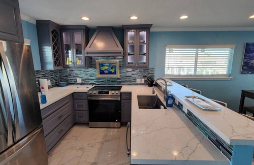 Galveston Apartment | Beachview Beauty 50 steps to a private beach! BYOT