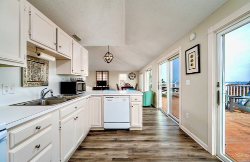 Broadkill Beach House | BeachView Retreat: Private Beach. Peaceful. Pet-Friendly. +Linens.