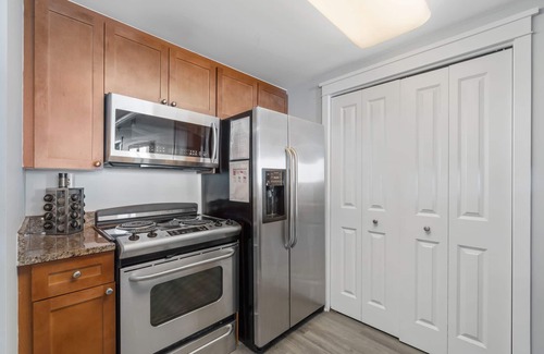Fort Walton Beach Resort | ~BEACHY~2 KING suite! Amazing Gulf AND Pool View-FREE Premium Beach Service