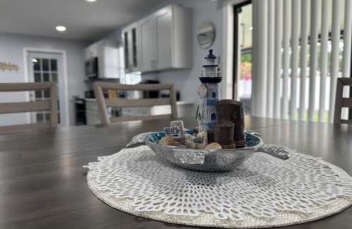 Cocoa House | Beachy Cocoa Home Near Cruise Port W/Hot Tub