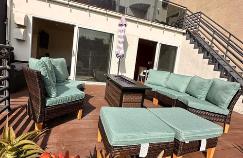 Playa Del Rey Condo | Beachy Private Get-A-Way! Large Deck facing Ocean!
