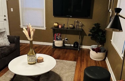 Kansas City Bed & Breakfast | Beacon Hill Bungalow Five Minutes From Downtown Kansas City!