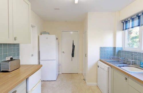 Emsworth Cottage | Beacon Square, Emsworth - a family house that sleeps 8 guests in 3 bedrooms
