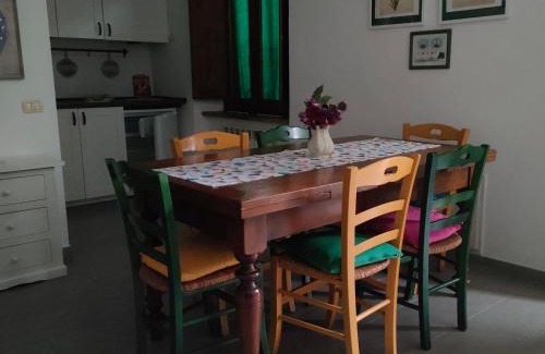 Sassetta Apartment | Beahouse: casa con vista a Sassetta