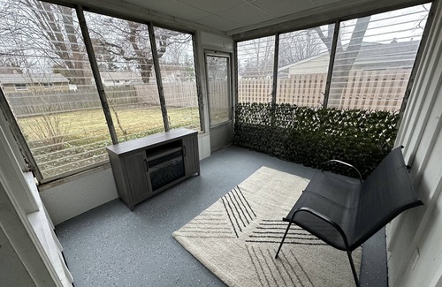 Mentor House | Beaming Mentor Bungalow with great central location and large fenced in yard