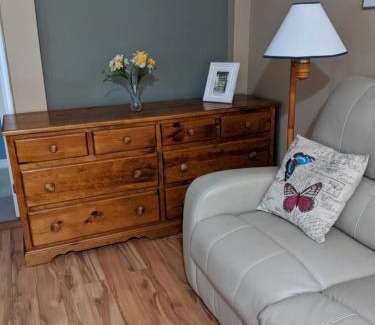 Gravenhurst Bed & Breakfast | Bear & Butterfly Bed and Breakfast