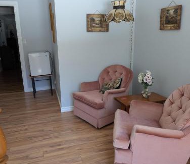 Gravenhurst Bed & Breakfast | Bear & Butterfly Bed and Breakfast