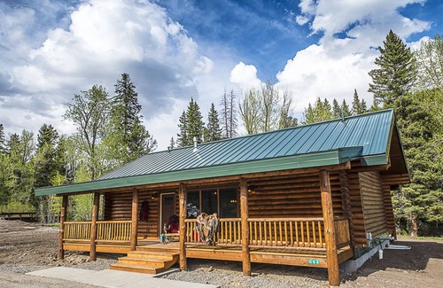 Jardine Cabin | Bear Creek Cabin 2 - 2 bed, 2 bath cabin, sleeps 6
