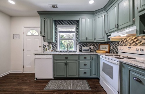 Helen Cottage | Bear Footin Cottage - 3rd Night Free!