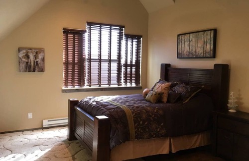 St. Charles House | Bear Lake with View Guest House, Above Garage in Beautiful St. Charles