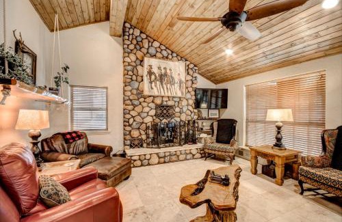 Ruidoso House | Bear Paw, 3 Bedrooms,Hot Tub, Pets Welcome, Fireplace, WiFi, Sleeps 8