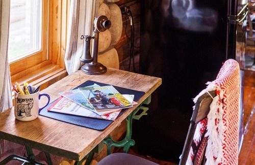 Red Lodge Cabin | Bear's Inn offers fireplace, WiFi, dog friendly and is a short distance from downtown and mountains.