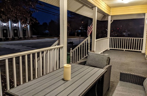 Hendersonville House | Bearcat Bungalow located in the heart of Downtown
